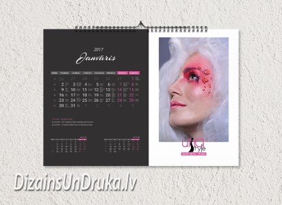 kalendars-2 Wall calendar for January 2017 with an artistic woman's portrait
