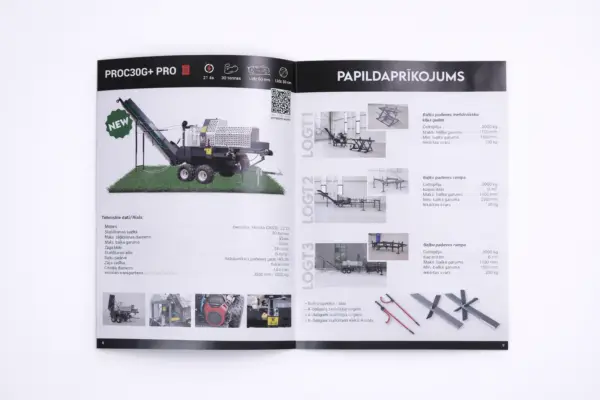 Atvērts tehnikas katalogs kā brošūru izgatavošanas un drukas paraugs