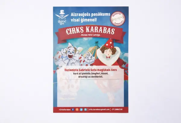 Krāsaina Cirks Karabas skrejlapa kā drukas paraugs