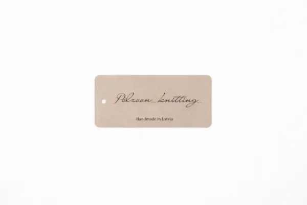 Brūna kartona birka ar Polzoon knitting apdruku – kartona birku drukas paraugs