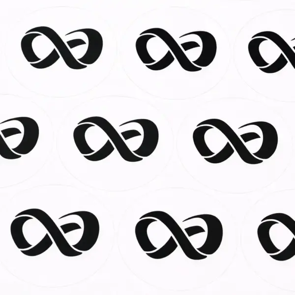 Овальные наклейки с черным символом бесконечности