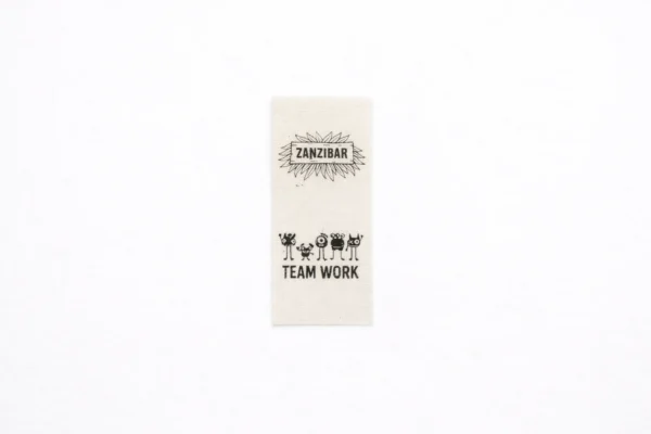 Dabiska kokvilnas birka ar melnu Zanzibar un Team Work druku